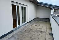 Schöne neuwertige 3-Zimmer Mietwohnung mit großer Dachterrasse !!!