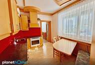 Entzückendes kleines Haus auf großem, sonnigem Grund