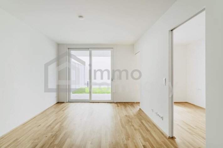 Schöne und moderne Wohnung mit eigenem Garten 25 m2 und Terrasse 12 m2! 15. Bezirk. U3 und U6!