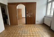 93 m² voller Möglichkeiten: Gestalten Sie Ihr persönliches Altbaujuwel Sanierungsbedürftig