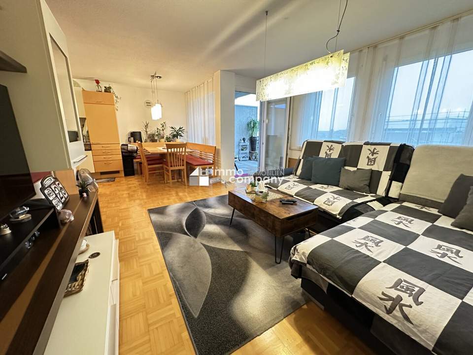 FRASTANZ absoluter Familienhit bzw. für ein Paar, das großzügige Wohnverhältnisse liebt - 4 Zimmer-Wohnung auf zwei Etagen, inklusive ZWEI Tiefgaragen-Plätze.