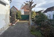 Herziges Hofgasslhäuschen mit Nebengebäude und Mini Garten