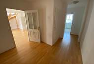 Bis März 2027 befristet vermietet – charmante 3-Zimmer-Dachgeschosswohnung mit Balkon & Dachterrasse