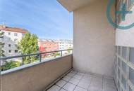 Helle 2-Zimmer-Wohnung mit Loggia und Potenzial