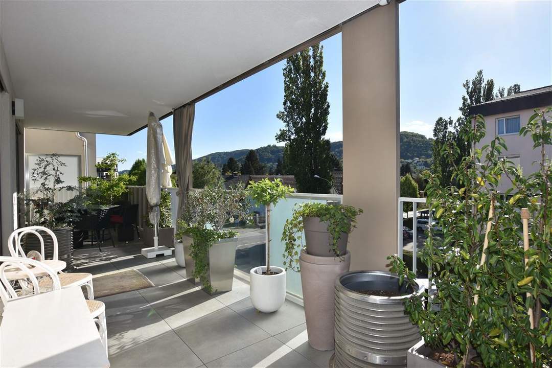 Hochwertige Designerwohnung in Architektenhaus mit Sonnenterrasse und Tiefgarage