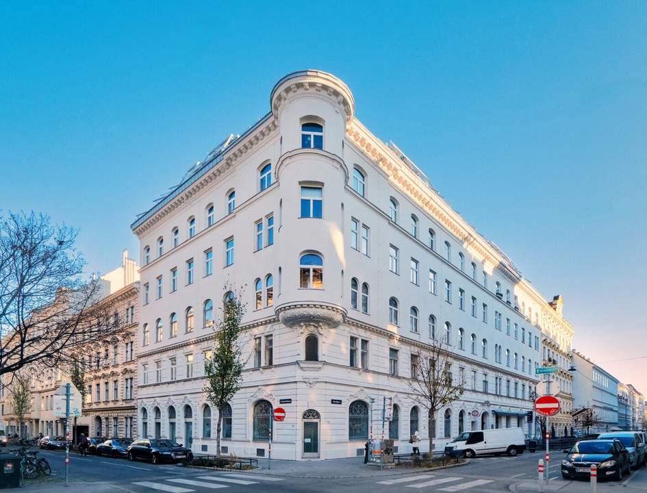 Urbaner Premium-Lifestyle = private Rooftop Residence im Herzen von Neubau!