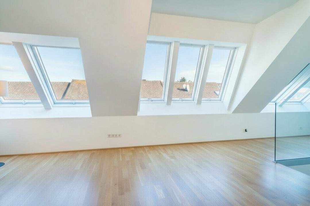 Traumhafte DG-Wohnung mit Terrasse