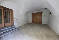 Historische ehemalige Schmiede mit 2 Wohneinheiten, Innenhof, Garage & vielseitigen Nebenflächen in Retz