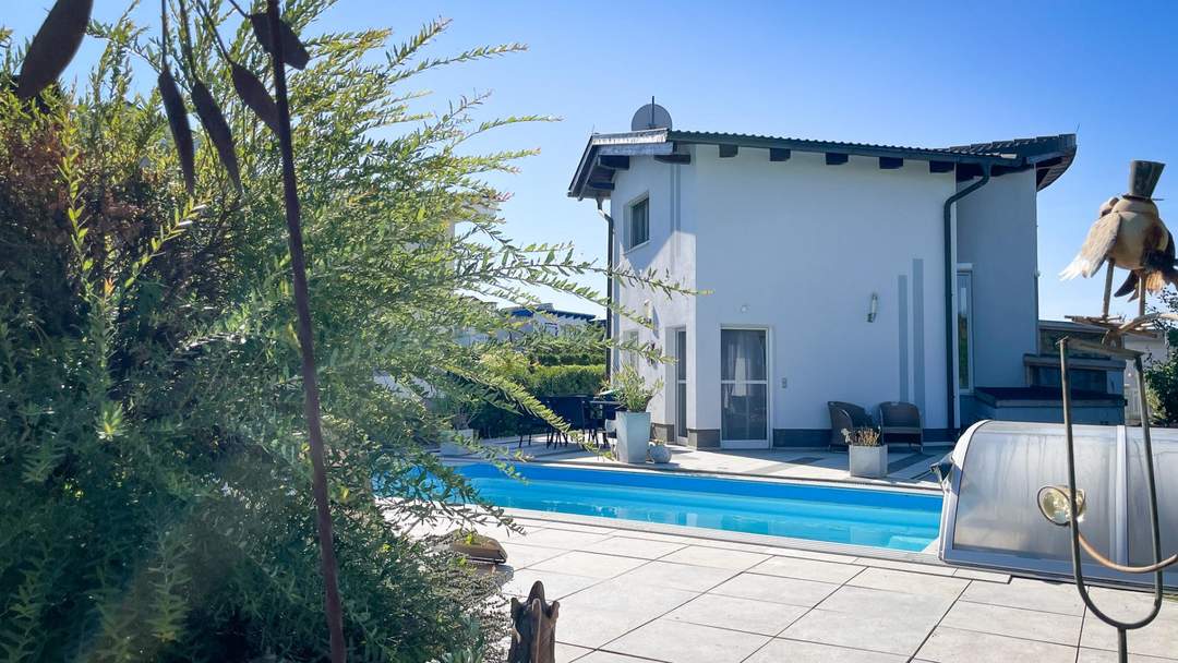 1220 Wien / Wunderschönes Haus / Pool / Großer EIGENGRUND! Keine Pacht, kein VEREIN!