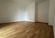 WUNDERVOLL! Lassen Sie sich begeistern! Helle 2-Zimmer-Neubauwohnung mit großzügigem Balkon, exklusiver Tischlerküche und Tiefgaragenplatz!