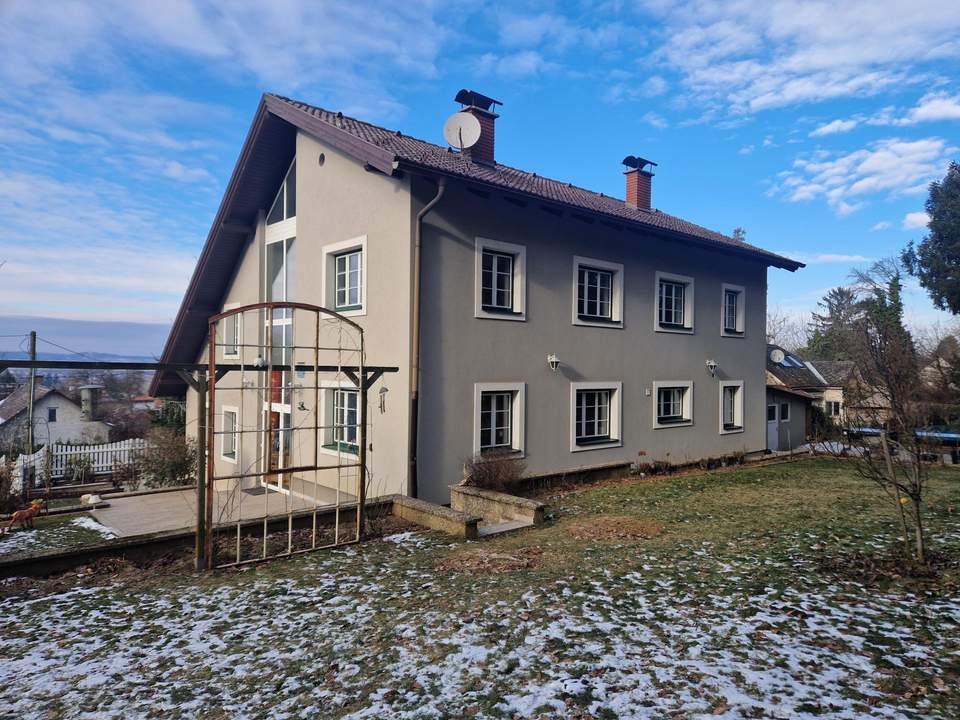 RARITÄT: HISTORISCHES WOHNJUWEL IN ATEMBERAUBENDER RUHELAGE MIT SCHÖNER AUSSICHT DIREKT AM WALDRAND IM NAHBEREICH VON WIEN UND KORNEUBURG
