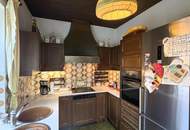 Eine Villa mit Wohnkultur, parkähnlichem Garten und Pool // A Villa of Distinction with Park-Like Garden and Pool //