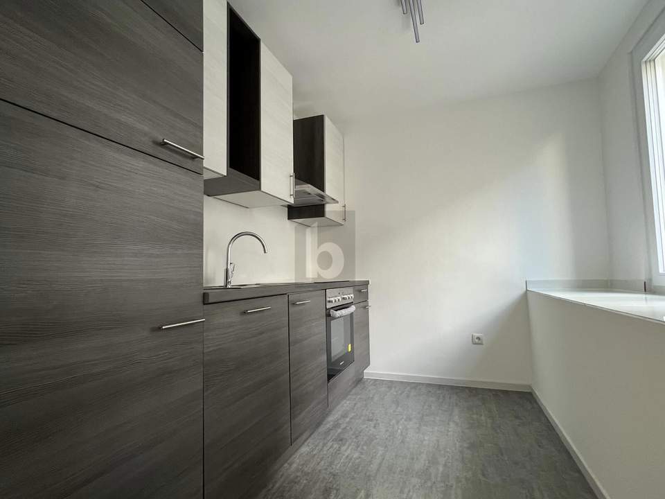 URBAN WOHNEN MIT RUHEFAKTOR ? FRISCH SANIERTE 2-ZIMMER-WOHNUNG