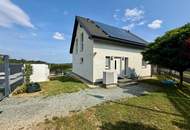 Modernes Wohnen im Grünen: Holzriegel-Einfamilienhaus mit Einliegerwohnung & Traumblick auf 1.800m²
