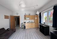 Tolles Zweifamilienhaus mit Einliegerwohnung, sonniger Terrasse, Keller, Doppelgarage und Pool!