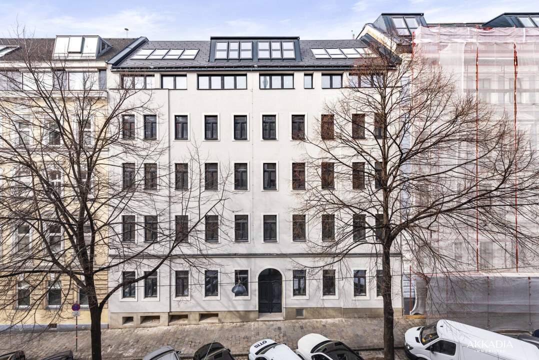 Stilvolle DG-Wohnung mit Balkon