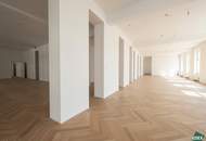 Erstbezug nach Sanierung – Repräsentatives Altbau-Büro nahe Rathaus mit Terrasse