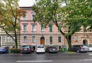 Stilechte, professionell generalsanierte Altbauwohnung mit Balkon