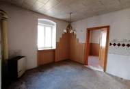 Teilsanierte Endreihenhaushälfte in Schwaz – Stadtrandlage, schöner Garten