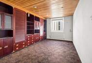 4-Zimmer-Wohnung mit Balkon und KFZ Stellplatz/sanierungsbedürftig/Bieterverfahren