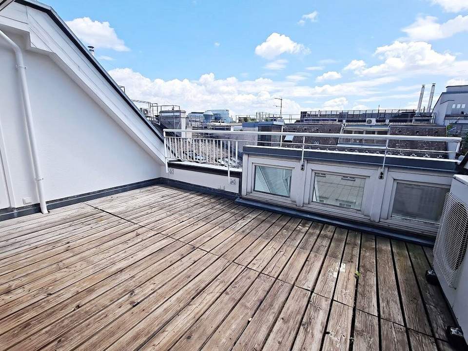 TOPLAGE, BÖRSE-NÄHE, klimatisierte 157 m2 Maisonette mit 18 m2 Terrasse, 4 Zimmer, Küche, Wintergarten, 2 Bäder, Zelinkagasse