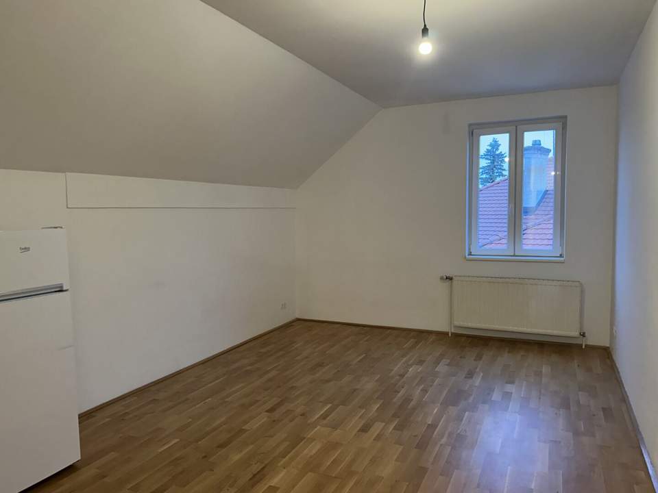 Sonnige Wohnung- Nahe dem Bahnhof bzw. dem Zentrum- nur 16 min. mit der S-Bahn zur U6 Wien Meidling