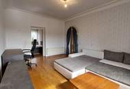 Zentral gelegenes Mehrparteienhaus mit zwei Geschäftslokalen