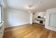 1160! Entzückende und helle 2-Zimmer DG-Wohnung nahe Stadthalle!