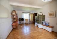*** Einfamilienhaus mit Modernisierungsbedarf und Schlossbergblick ***