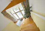 Exklusive Rarität - Villa mit traumhaftem Garten und Ordination