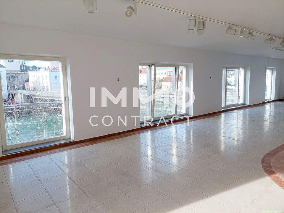 Sonnendurchflutetes - Geschäft / Praxis / Atelier / Büro / Lokal zu mieten im Zentrum von Steyr