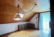 Zweifamilienhaus in ruhiger Alleinlage mit hervorragender Raumaufteilung und modernisiertem Erdgeschoss