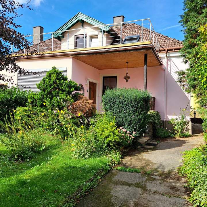 PROVISIONSFREI! Altbauflair für Mieter mit jungen Ideen!