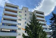 UNBEFRISTET! Schöne Wohnung mit toller Loggia!