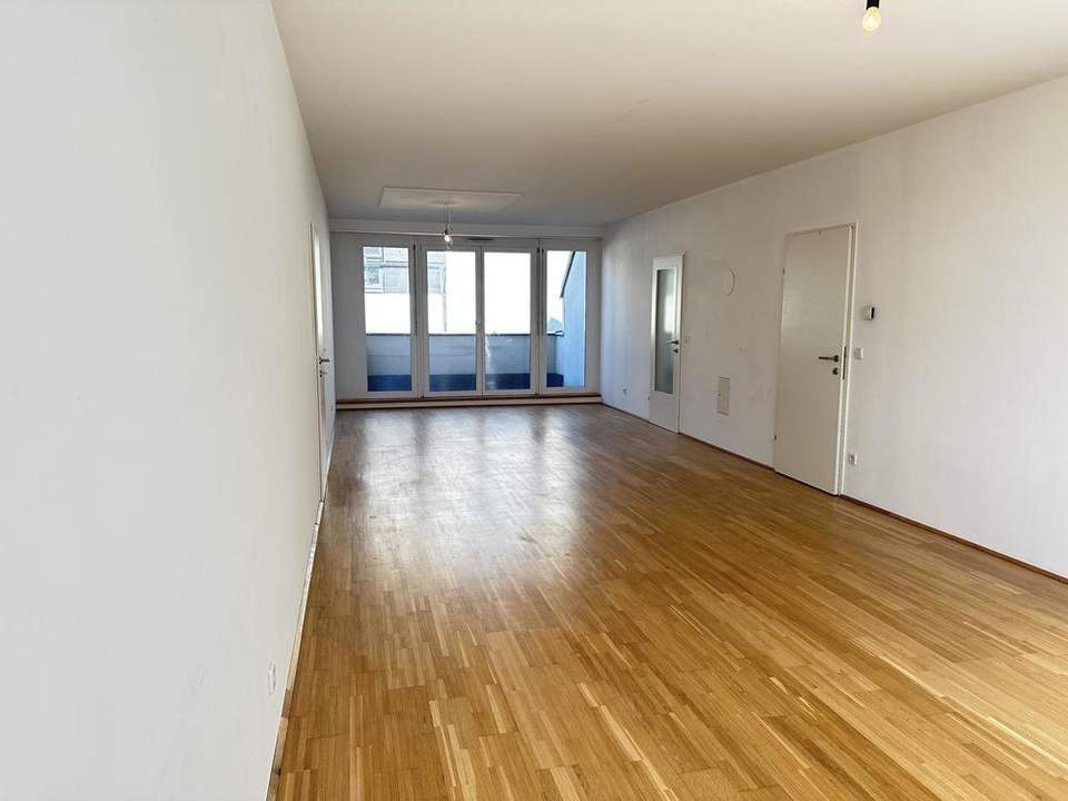 3 Zimmer Wohnung mit Balkon