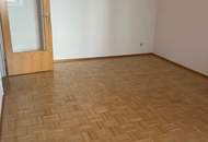 Auffallend exzellente Dachgeschoßwohnung nähe KF-Uni zu vermieten (WG möglich)!