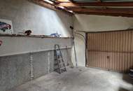 Wohnhaus mit Altbestand und Scheune