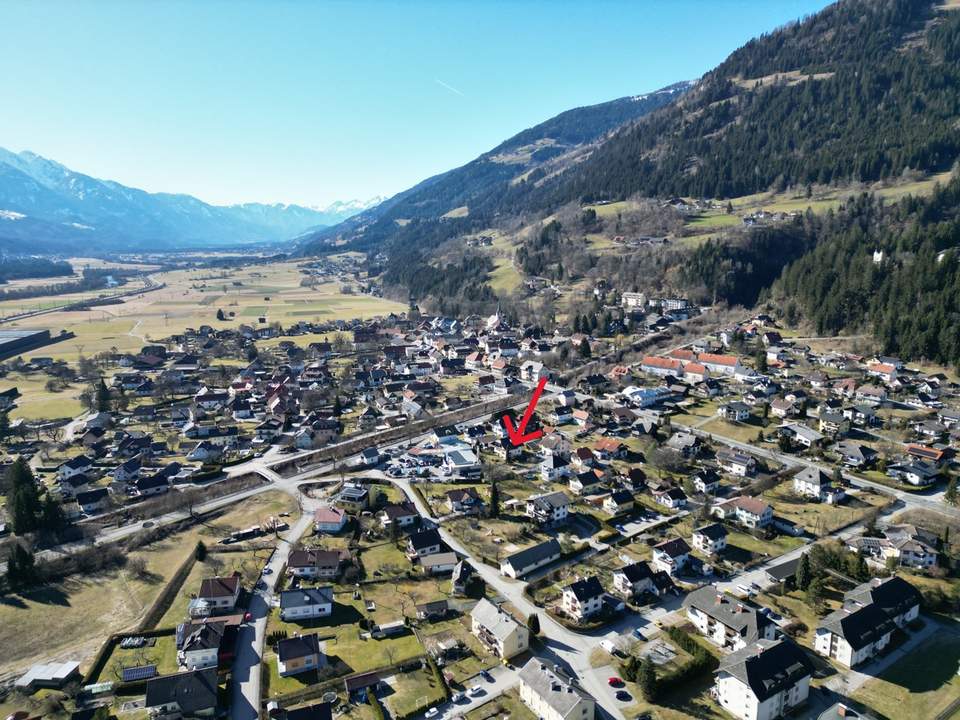 Großzügige Dachgeschosswohnung mit Balkon und Dachraum in Steinfeld
