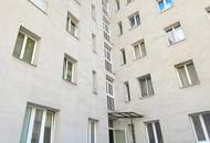 Neu sanierte 3 Zimmer DG-Eckwohnung + Traumterrasse mit ca. 28 m² - nähe Amalienbad