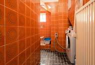 Sanierungsbedürftiges Haus in Untersiebenbrunn! Rohdachboden mit Ausbaupotential!