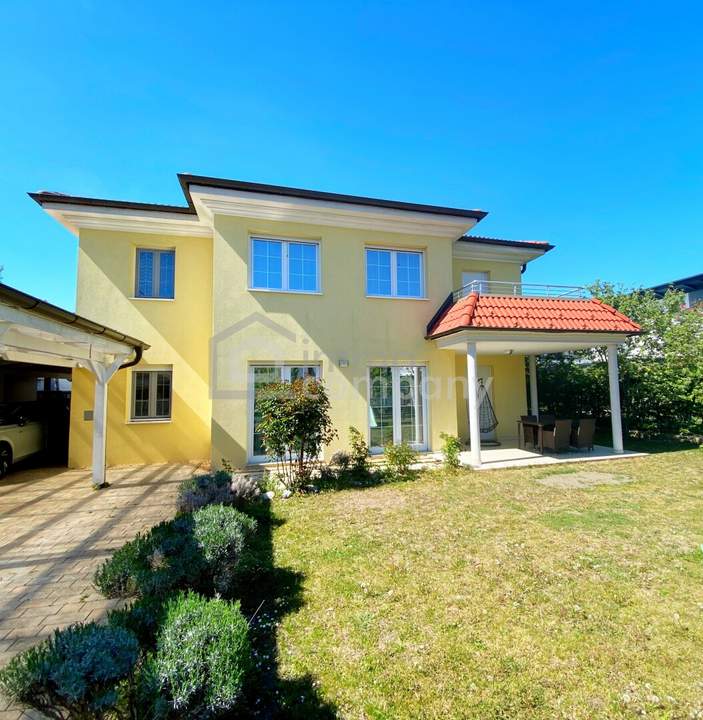 Haus für eine oder zwei Familien in einer ruhigen Sackgasse