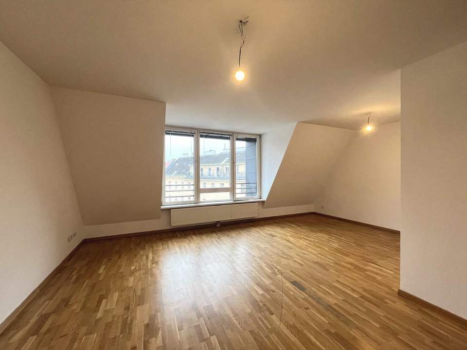 Helle 1 Zimmer DG-Wohnung in toller Lage - Nahe Donaukanal und Prater