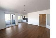 "Wohnung mit Balkon und Parkplatz"