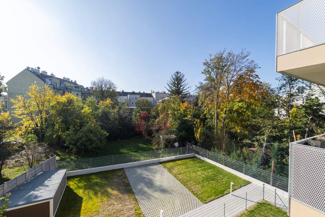 Luxury Living zwischen Bahnhof und Innenstadt | Exklusiv möbliert | Sofort bezugsfertig | Freier Grünblick | Loggia