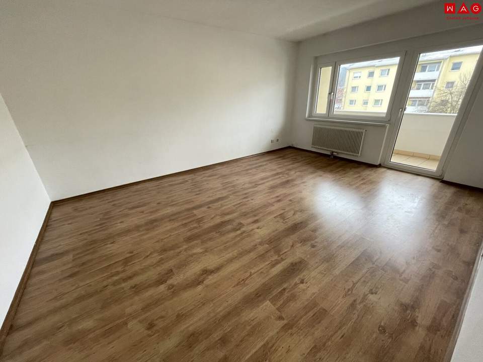 Wohnen mit hohem Erholungswert! Einladene 3-Raum Wohnung mit Loggia in grüner Lage!