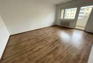 Wohnen mit hohem Erholungswert! Einladene 3-Raum Wohnung mit Loggia in grüner Lage!