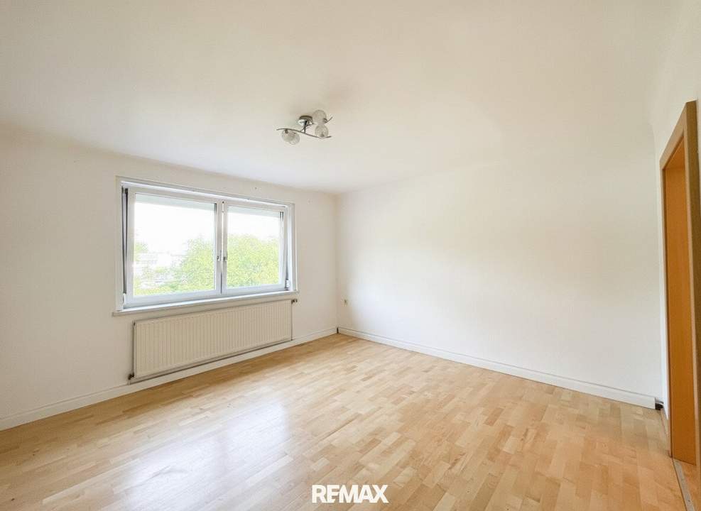 Lichtdurchflutete 62 m² Wohlfühlwohnung – saniert, sofort bezugsbereit &amp; voller Charme.