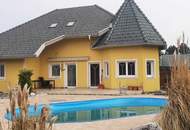 Großzügiges Einfamilienhaus mit Pool, Garten und Carport in Seewalchen