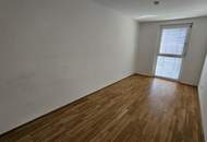 Zwei Zimmer Genossenschaftswohnung mit Balkon