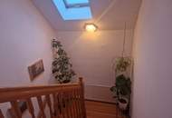 SOLIDES WOHNHAUS MIT EHEMALIGEM SOMMERHAUS, HERRLICHER TERRASSE UND POOL IN TRAUMHAFTER RUHELAGE